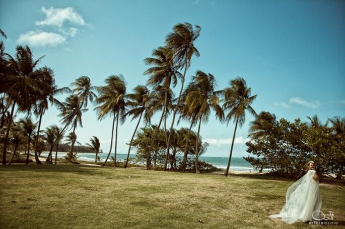 Tips para tener una sesión de fotos de boda en la playa - Foto Arturo Ayala