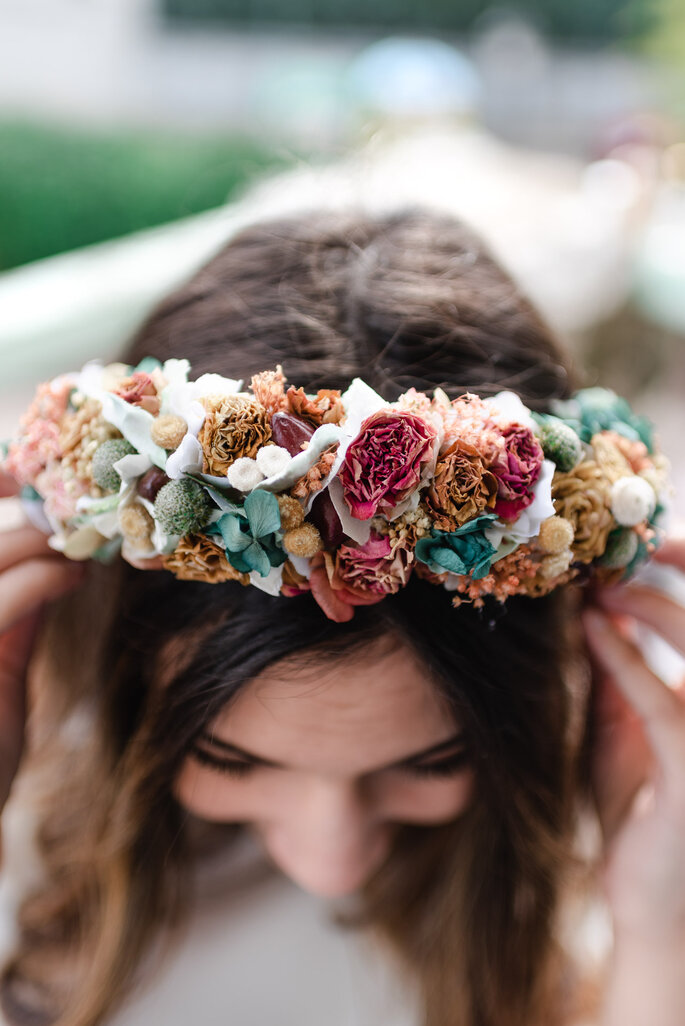 Extraordinario Por adelantado Inesperado Corona de flores: guía de estilo y su uso como invitada de boda