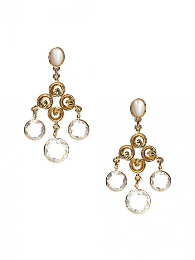 Aretes de oro con diamantes para novias - Foto Banana Republic