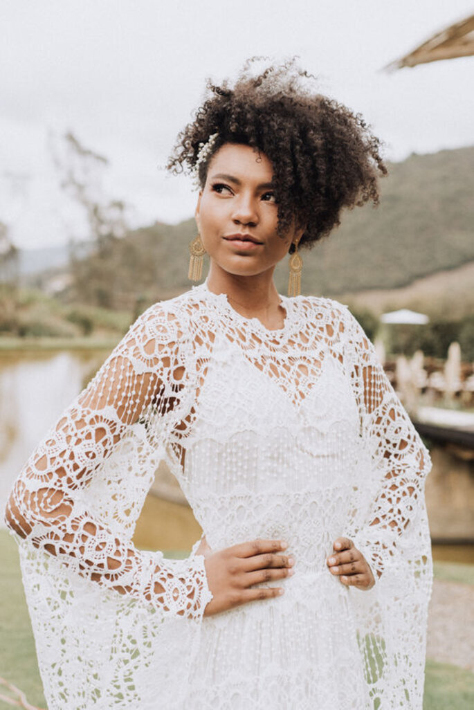 Coiffures de mariée cheveux bouclés