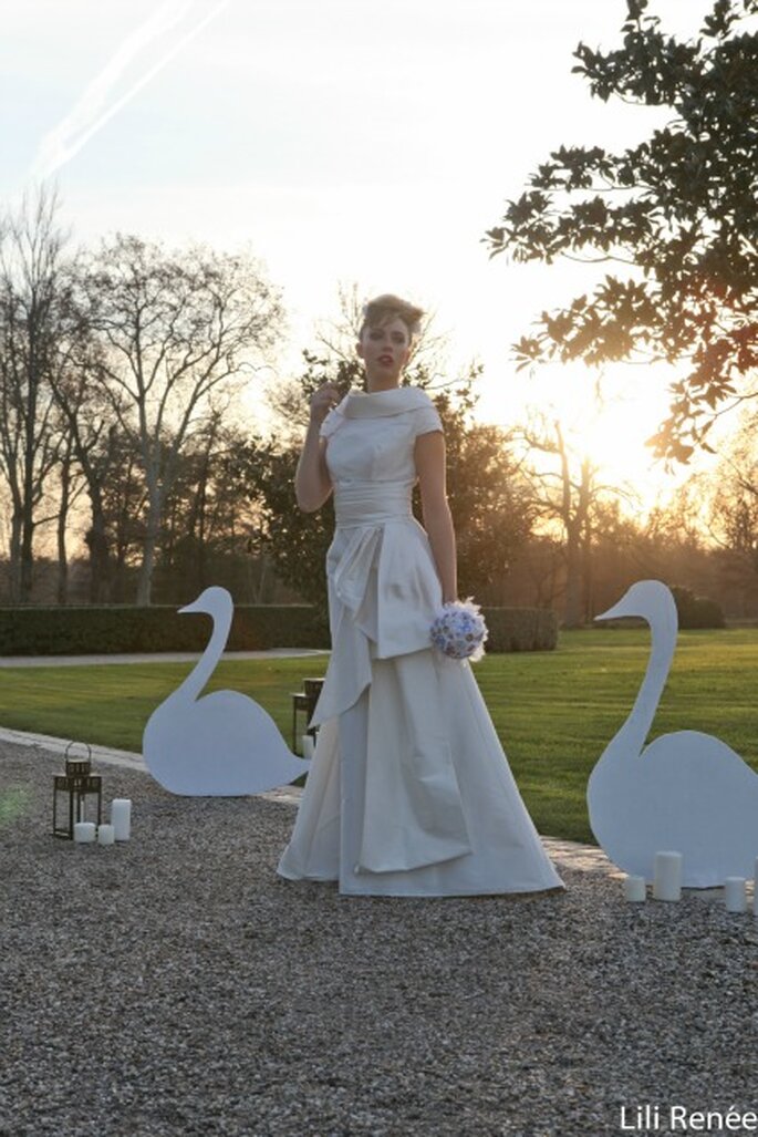 Nombreuses sont les mariées à vouloir garder leur bouquet... - Photo : Lili Renée