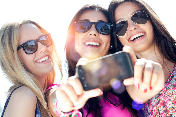 5 razones esenciales para no abandonar a tus amigos por un chico - Shutterstock
