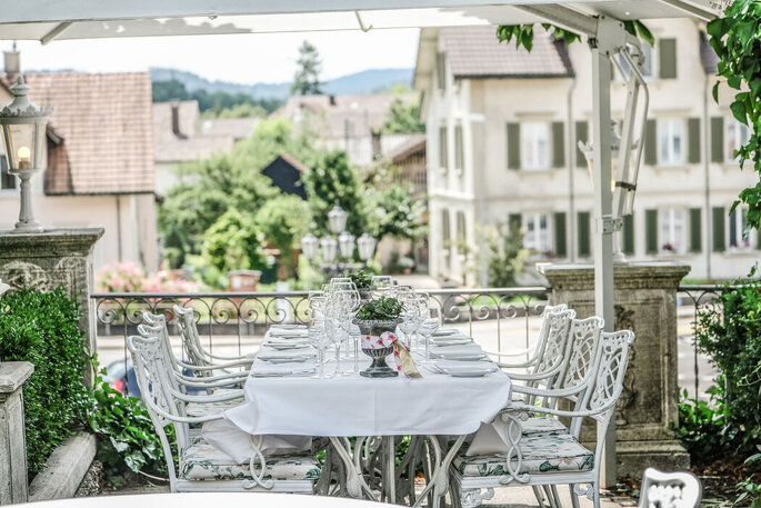 Gasthaus Schloss Falkenstein Hochzeitsessen auf der Terrasse