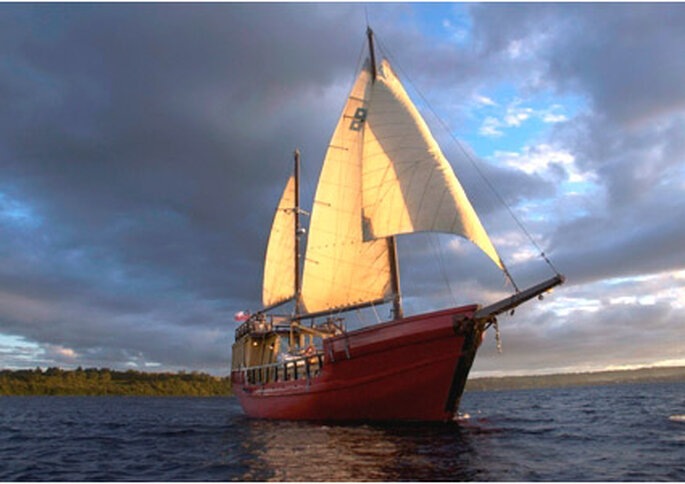 El barco Capitán Haase en el Lago Llanquihue.