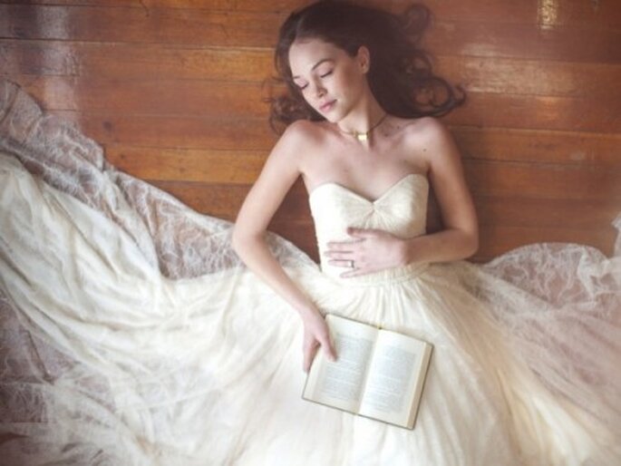 Vestido de novia corte princesa con escote corazón - Foto Blush Wedding Photography