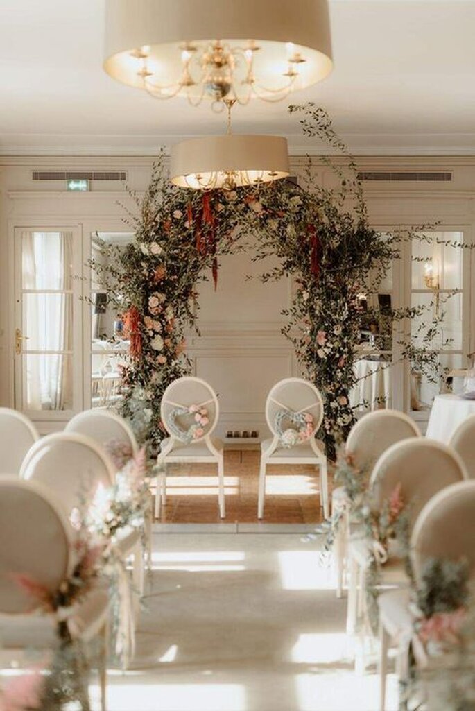 arche florale cérémonie de mariage