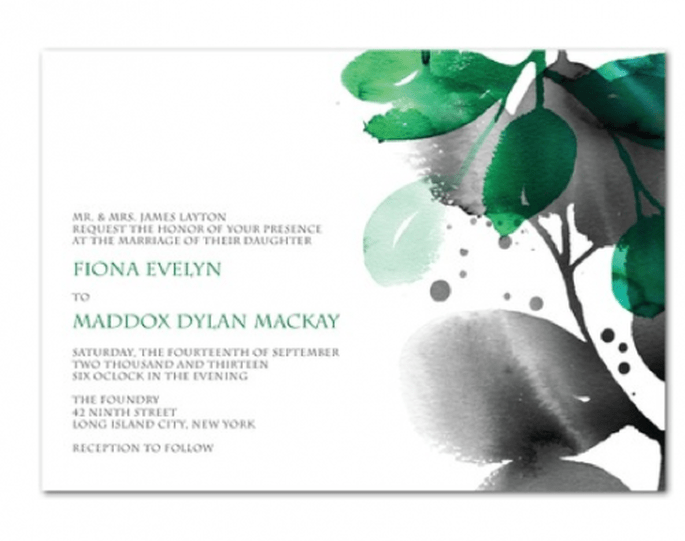 Invitación de boda con hojas y letras en color verde esmeralda - Foto Wedding Paper Divas