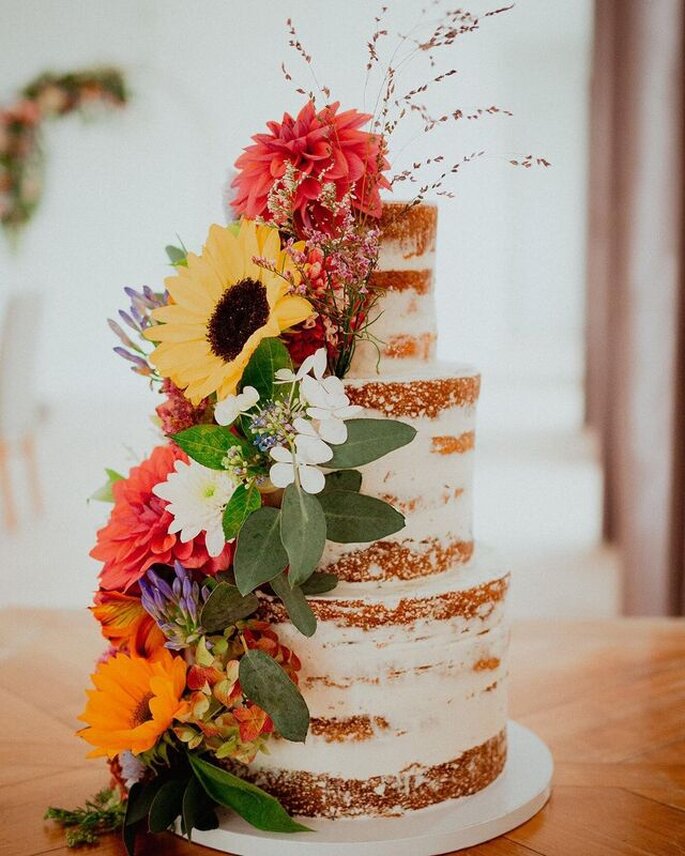 gâteau pour mariage avec fleurs pièce montée