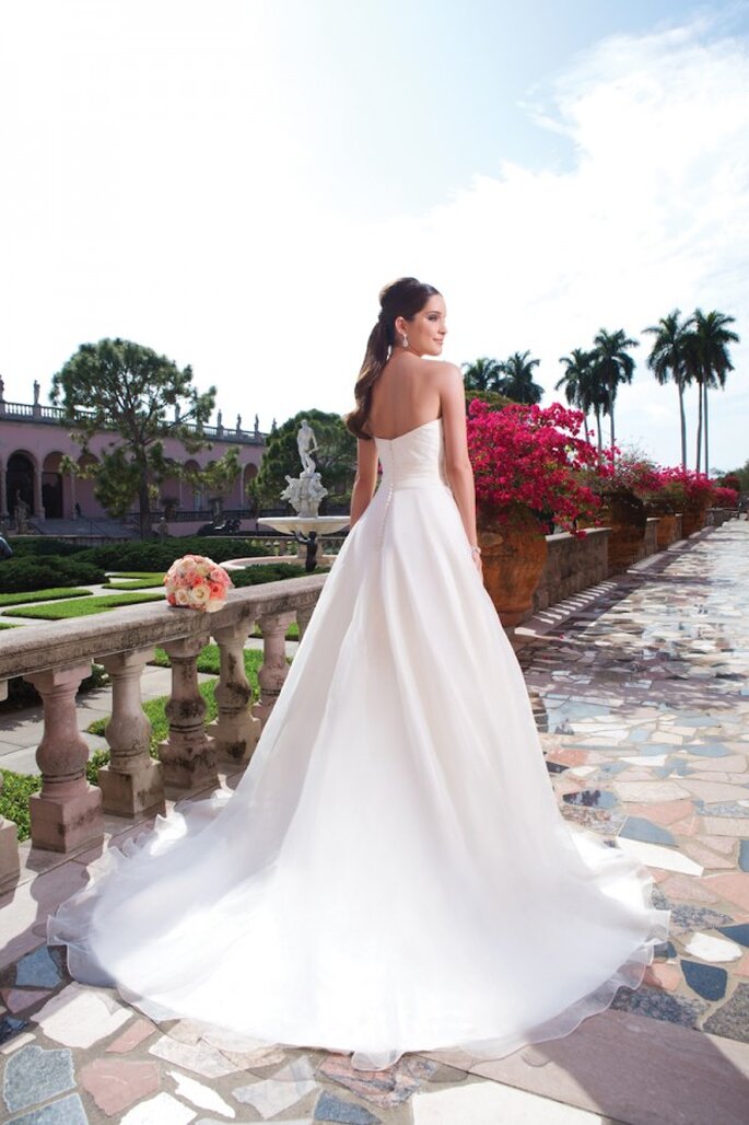 Edles, elegantes Brautkleid in der Kollektion 2015 von Sweetheart