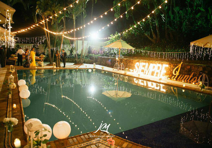 7 ideas de decoración de piscinas para bodas: ¿cuál es tu favorita?