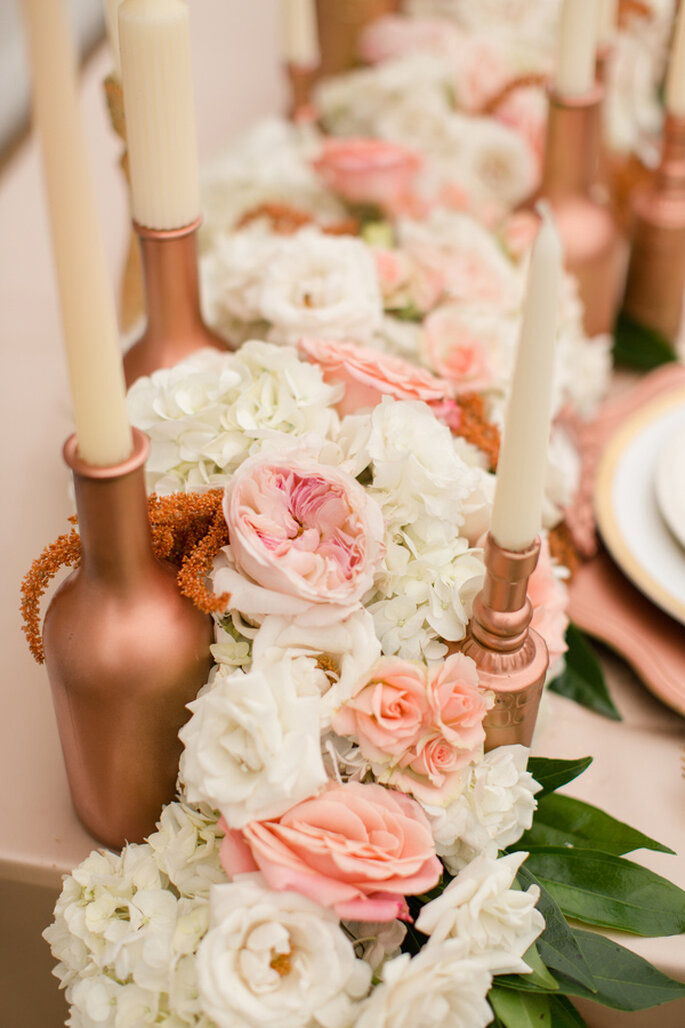 Centros de mesa y montajes en rose champagne - Foto Katelyn James Photography