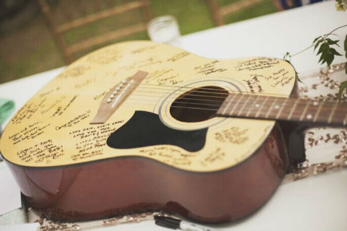 libro de firmas en guitarra 