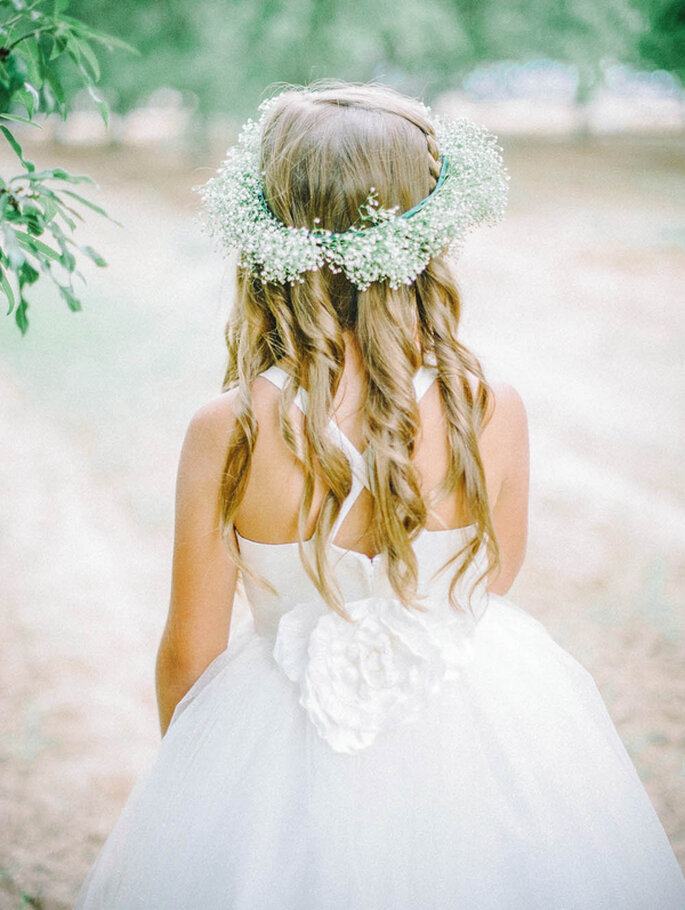Corona de flores para tu look de novia y pajes - Foto Amalee Accessories