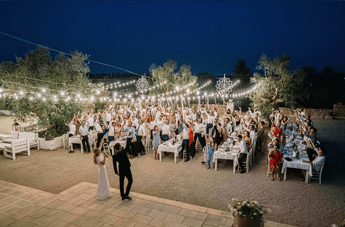 Dîner de mariage en extérieur en Italie
