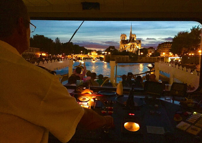 Croisière nocturne sur la Seine pour un mariage