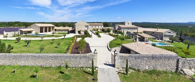 domaine de mariage en Provence avec jardins et hébergements