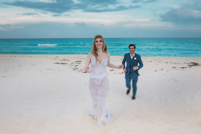 Casal de noivos em Destination wedding em Cancún