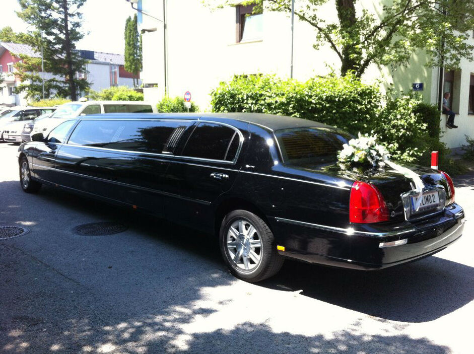 Amadeus Limousine