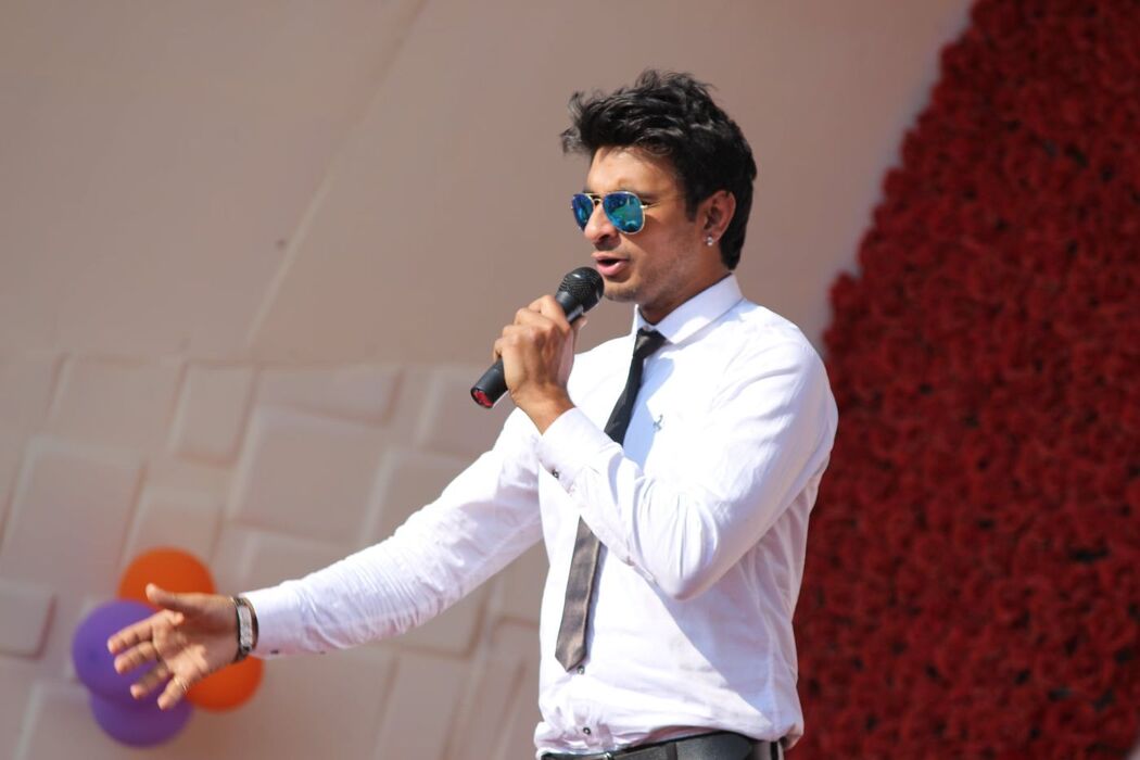 Anchor Amit Auumkaar