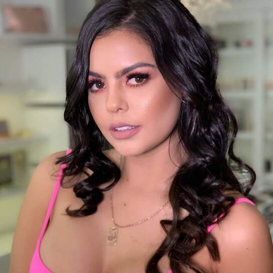 Dany Álvarez makeup