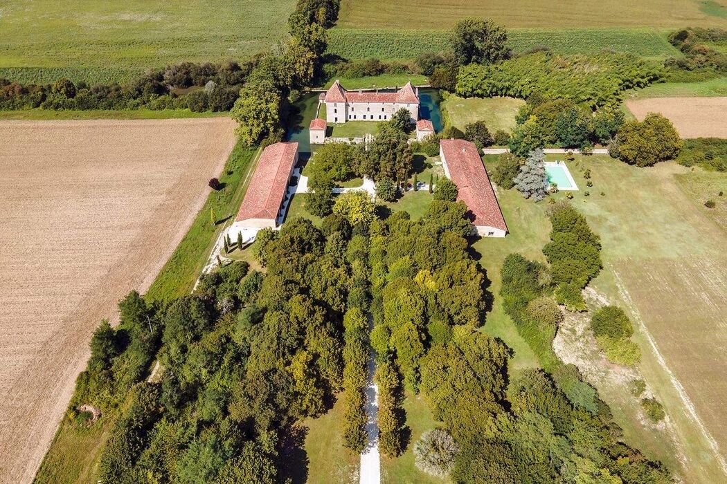 Chateau De La Mothe Saint Privat Des Pres Château de La Mothe - Avis, Photos et Téléphone