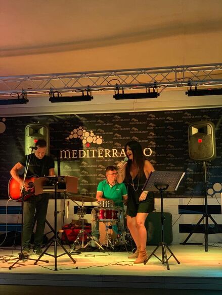Sombras Live Music