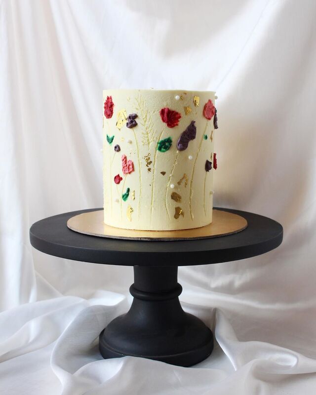 GiftzBag Cakes N Bake Wedding cake shop