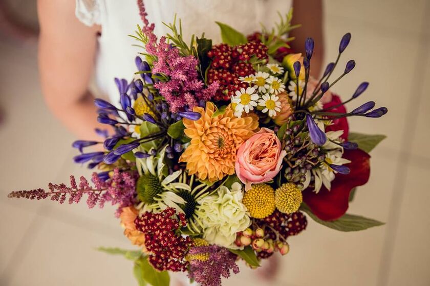 La fille aux fleurs