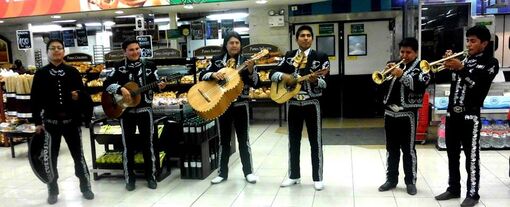 Mariachis en Arequipa