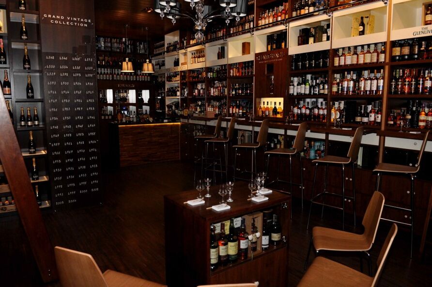 Whisky and Wine Place