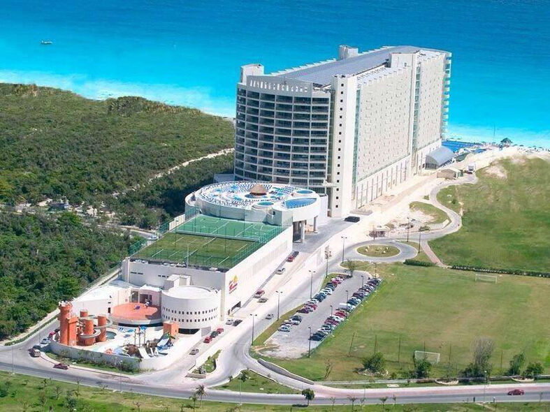 Great Parnassus Resort & Spa Cancún