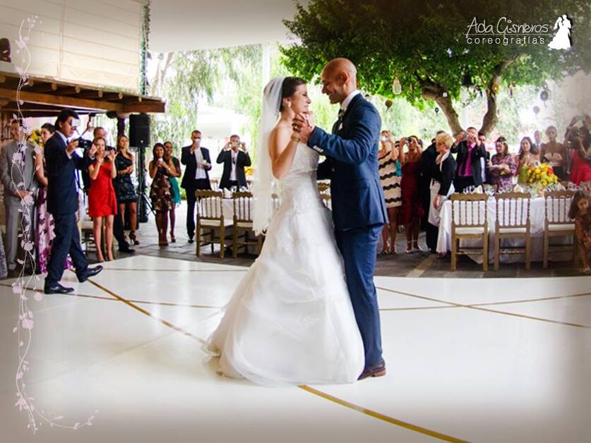 Ada Cisneros - Coreógrafa de Bodas y Eventos