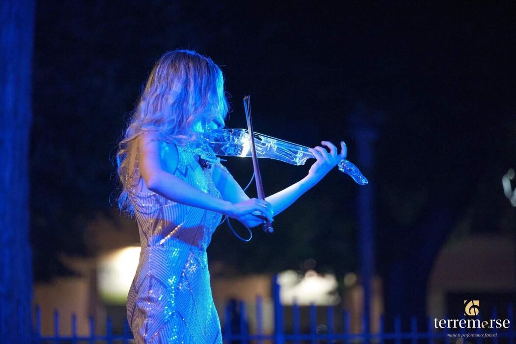 Anastasia - Violin performer