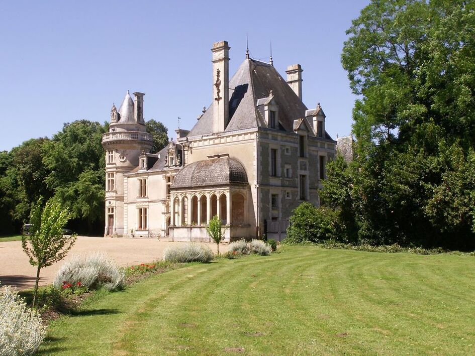 Château de la Court d'Aron