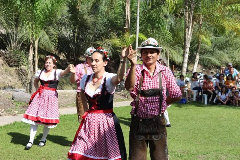 Tanzgruppe Pozuzo-Tirol