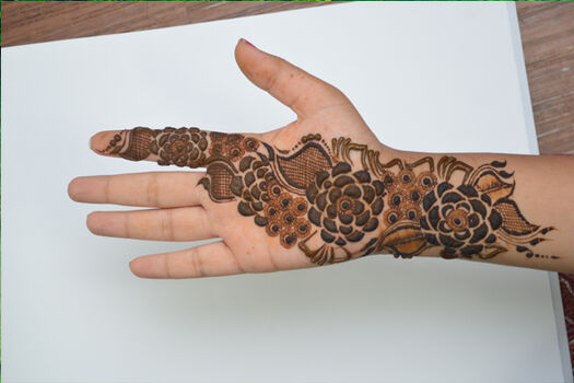 Pawan Mehendi Artist