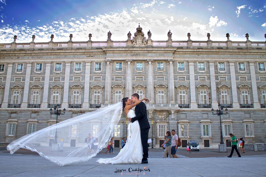 Impresión y álbumes de reportajes de boda y de pareja con Leyre Cañizares  Fotografia