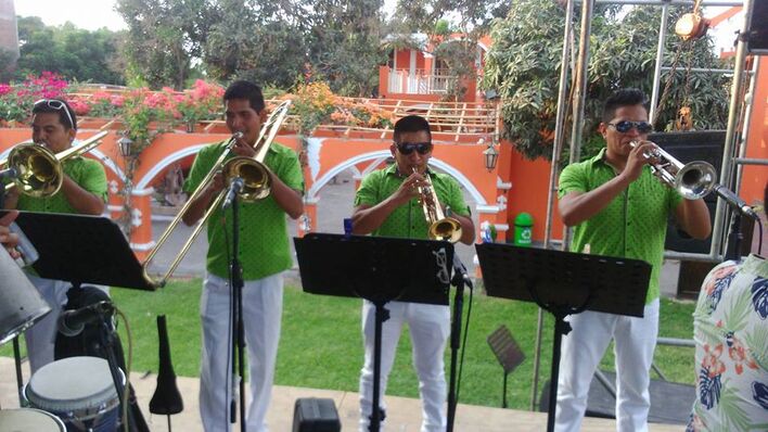 Los Herrera Orquesta Oficial