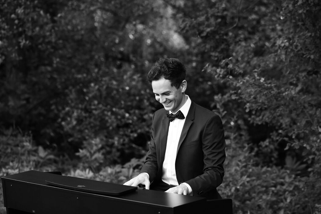 Roman Nagel - Wedding Pianist