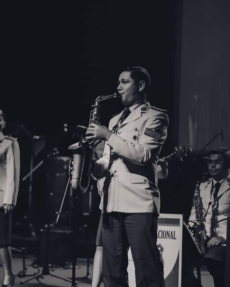 Jose Arratia Saxofonista