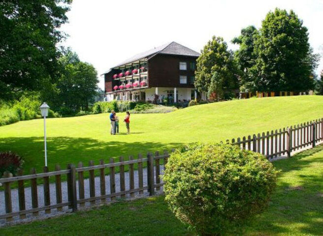 Inselhotel Faakersee