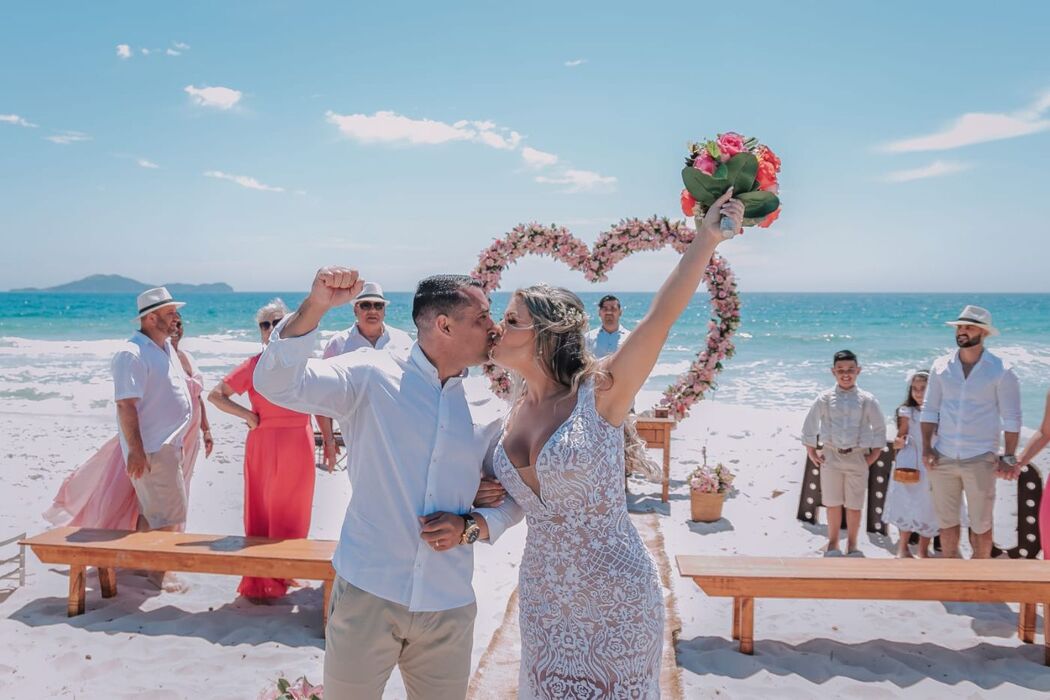 Omar Zaracho Bodas en la Playa Elopement Wedding Brasil