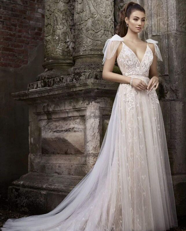 Elizabeth Marie Noivas - Vestido de noiva princesa com saia de tule, estilo  romântico, porém com um ar clássico. Um modelo imponente e elegante. Agende  seu horário e experimente nossos lançamentos. WhatsApp