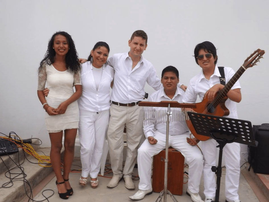 Luis Eduardo Orquesta y Coros