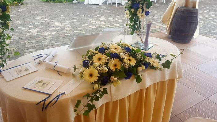 Luisa Farè Celebrante per Matrimoni Simbolici