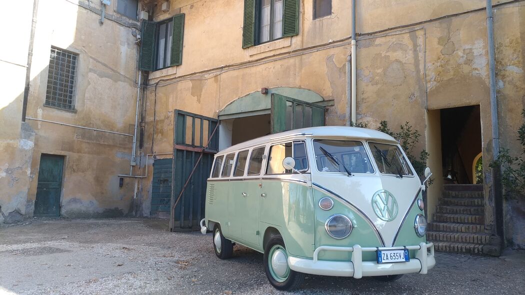 Italian Vintage Garage