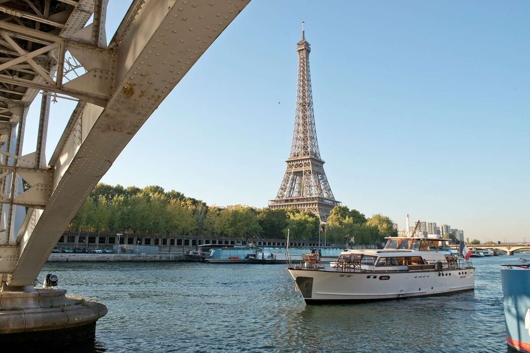 Yacht en Seine