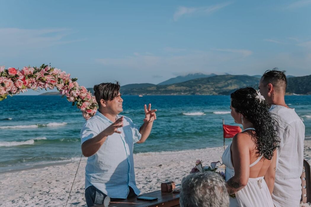 Omar Zaracho Bodas en la Playa Elopement Wedding Brasil