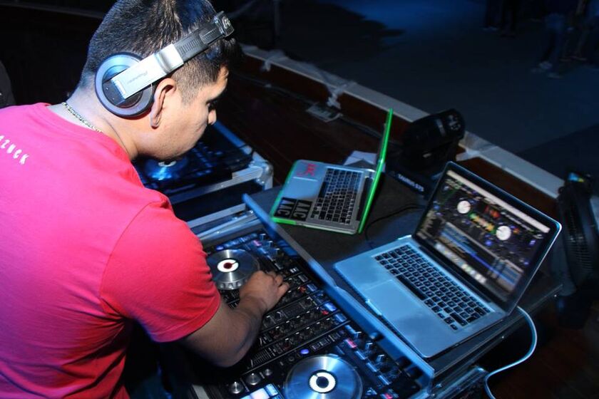 DJ HIT
