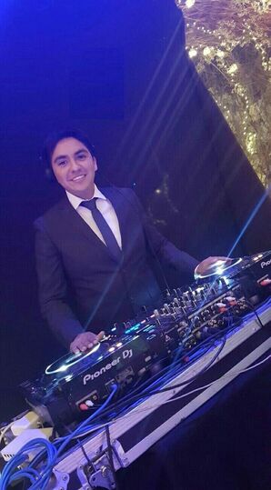 DJ Carlos Peña